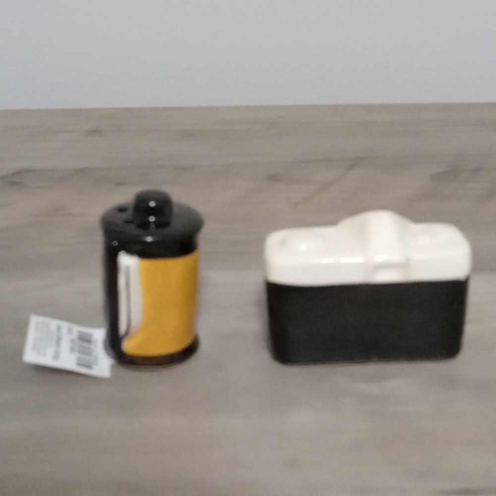 Cracker Barrel Salt & Pepper Set New - Picture 4 of 4
